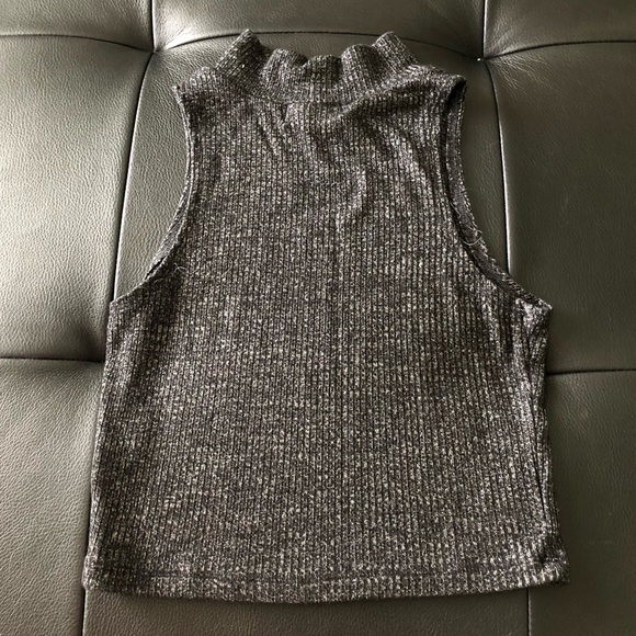 Popular Basics Tops - Charcoal colored crop top 👚
